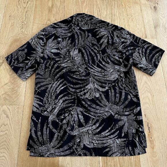 Saint Laurent Short Sleeve Leaf Printed Shirt in Noir Craie - Picture 5 of 6